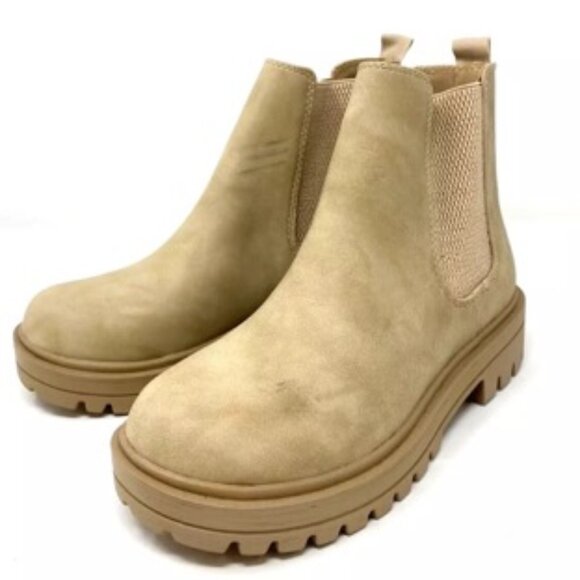 Soda Pilot Lug Sole Chelsea Elastic Gore Women's Ankle Bootie Beige Size 6 - Picture 3 of 10